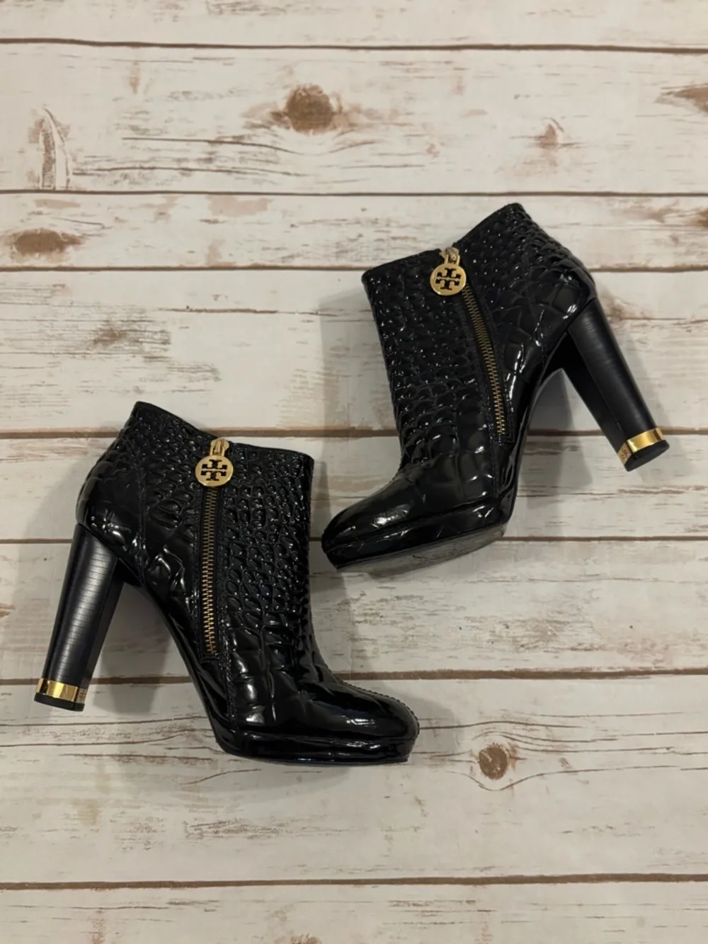 Tory Burch Leigh croc-embossed patent leather ankle boots gold-tone hardware